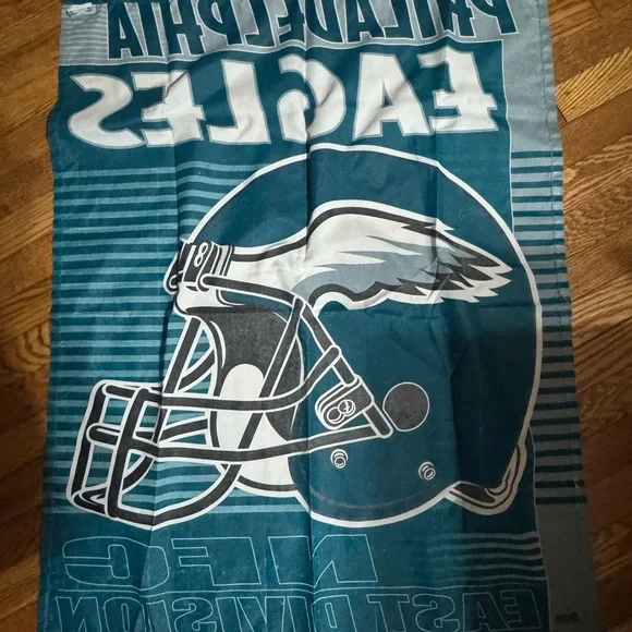 Philadelphia Eagles Flag 28” X 40” for outdoor flag pole - Picture 3 of 4